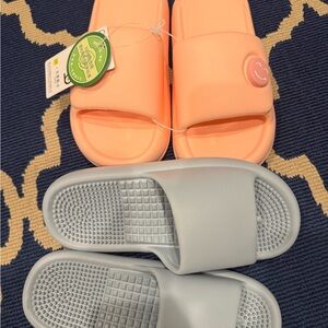 Comfy Women's Slide Slippers - Coral and Light Gray
